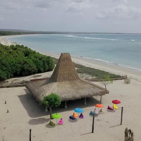 Costa Beach Resort & Club Waingapu Exterior foto
