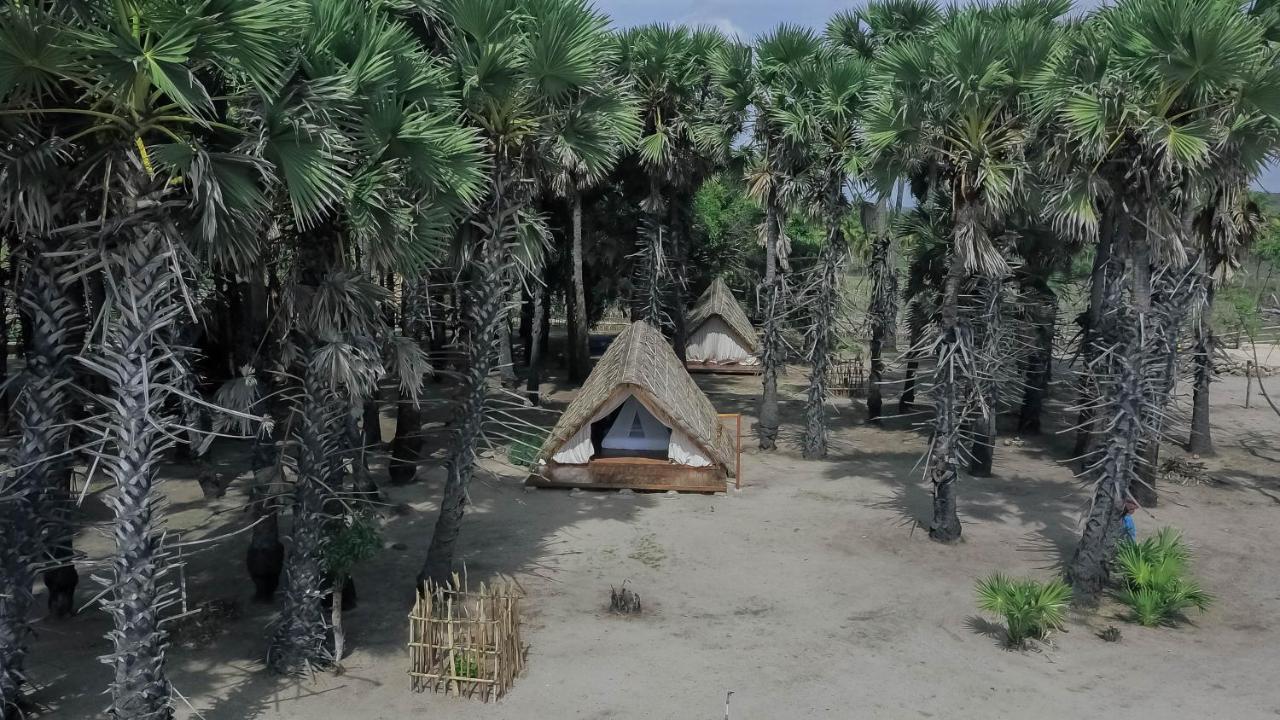 Costa Beach Resort & Club Waingapu Exterior foto