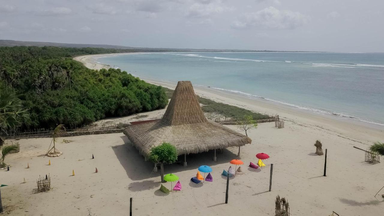 Costa Beach Resort & Club Waingapu Exterior foto