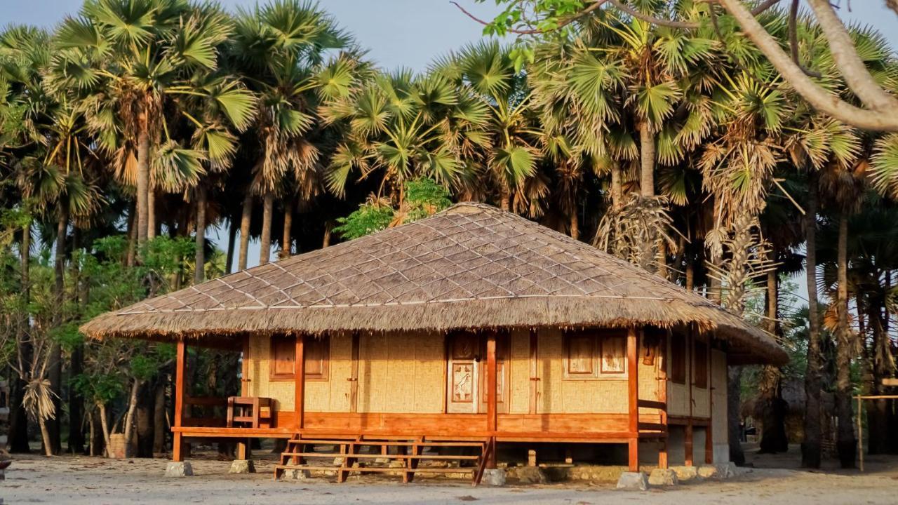Costa Beach Resort & Club Waingapu Exterior foto